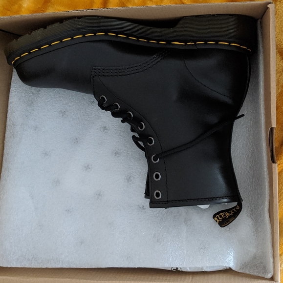 New Doc Martens 1460 - Picture 3 of 4